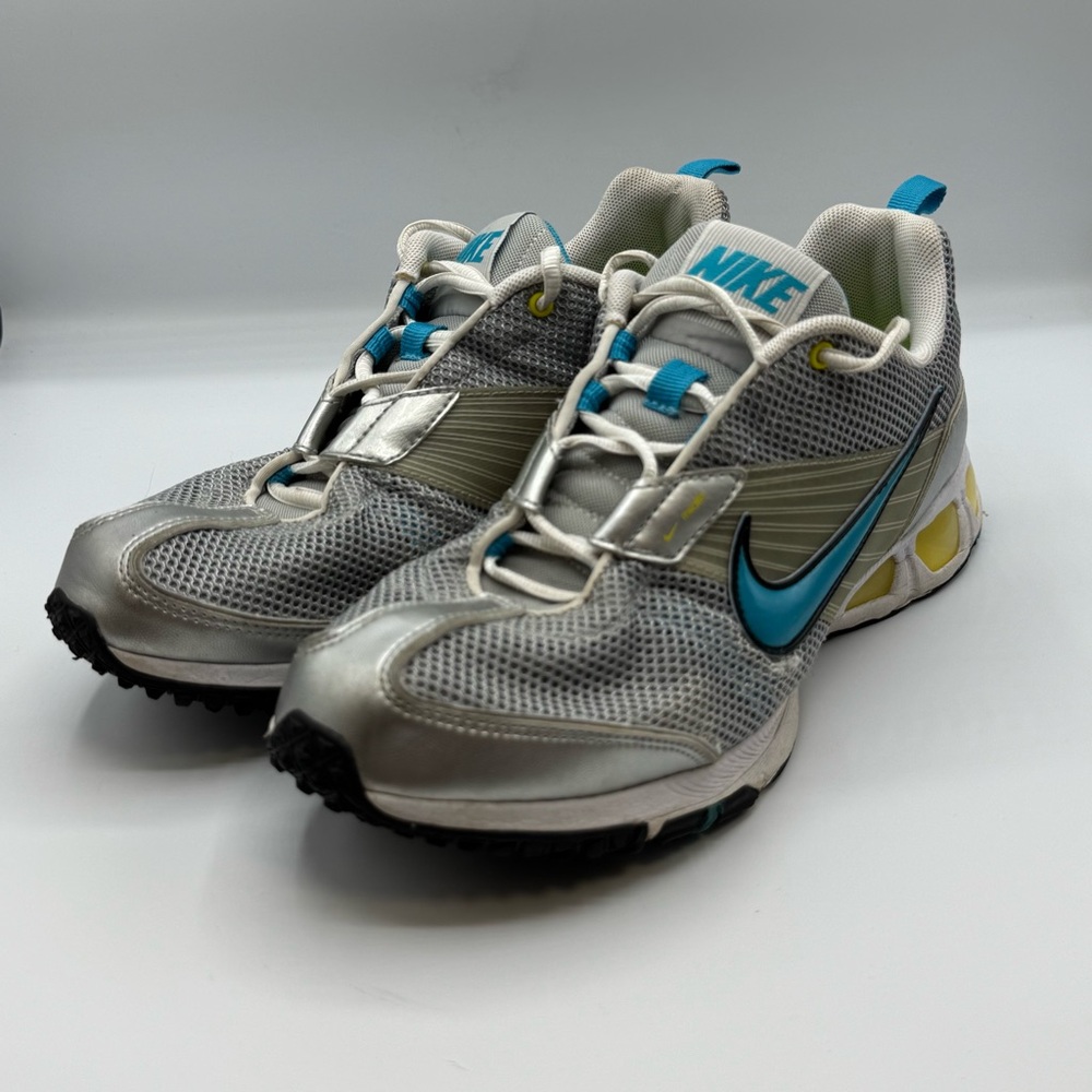 Nike Midfit Woman’s Size 8.5 Sneakers Silver Trail Running Hiking Athletic Shoes
